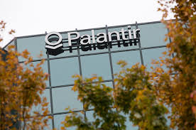 The secretive Palantir company is hemorrhaging top-name clients, bleeding key staff and becoming increasingly unprofitable.